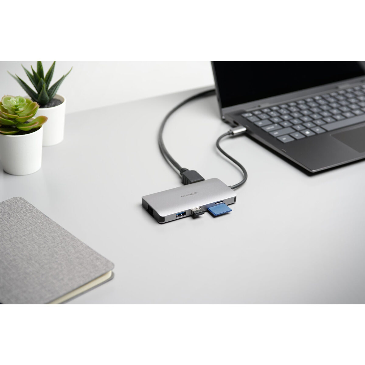 Dock móvil USB-C® sin Driver 8 en 1 UH1400P Dock móvil USB-C® sin Driver 8 en 1 UH1400P