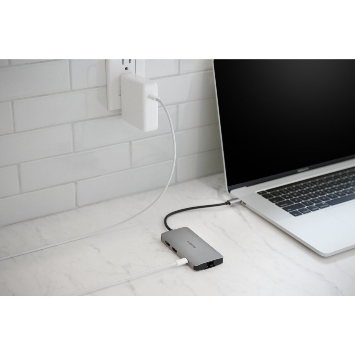 Dock móvil USB-C® sin Driver 8 en 1 UH1400P Dock móvil USB-C® sin Driver 8 en 1 UH1400P