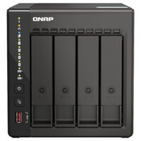 NAS 4 bahías Dos puertos 2,5GbE, 8 GB de RAM y disponibilidad a largo plazo
